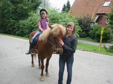 ���o�����Ɠ�l�ŏ���Ă�̂�B�����ł���I